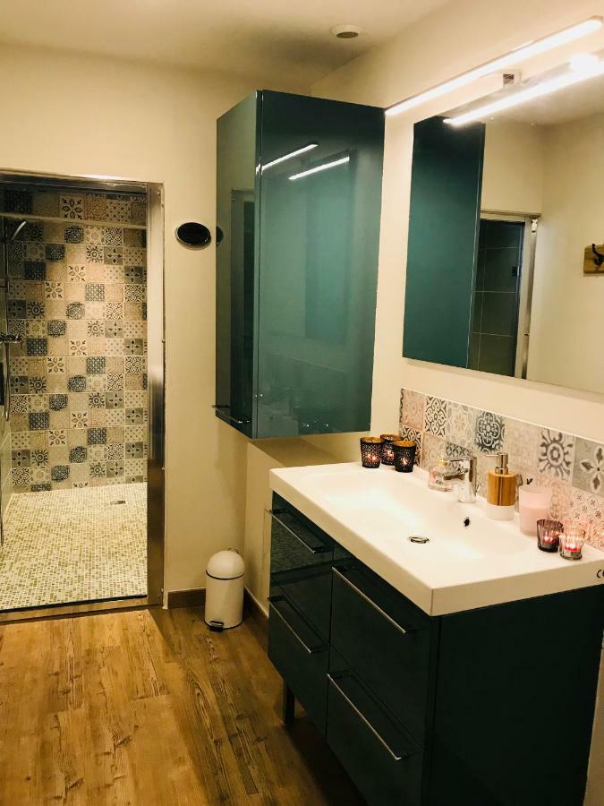 Appart loft hammam privatif Lägenhet Nîmes Exteriör bild